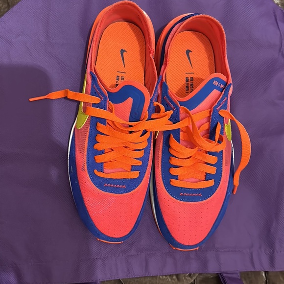 Nike - Picture 5 of 8